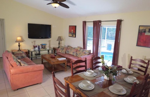 Davenport House | Hwy 27 Area 3 bedroom