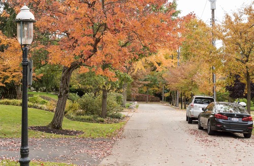 Mount Lookout House | Hyde Park Hideaway Private Lane, Patio & Parking