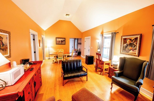 Shawnee On Delaware House | Ideal Delaware Escape Near Pocono Mountain | Hiking Trails, Gol & Spa