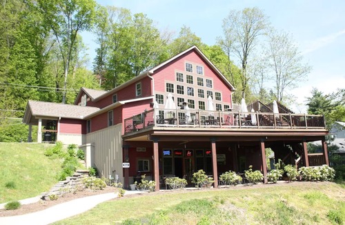 Shawnee On Delaware House | Ideal Delaware Escape Near Pocono Mountain | Hiking Trails, Gol & Spa