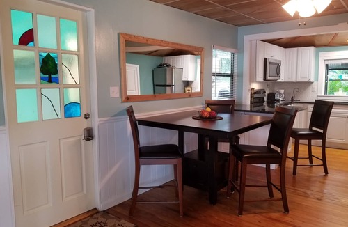 Altamonte Springs Cottage | Incredible Private Lakefront Cottage Retreat