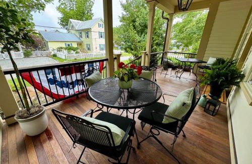 Oriental Hotel | Inn on Turner