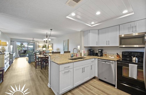 St. Augustine Beach Condo | Island South 27- Updated, Spacious 2 bedroom condo with ocean view, pool and