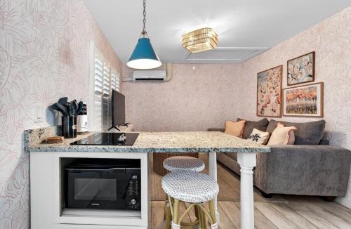 Clearwater Beach House | Island Vibes Cottage