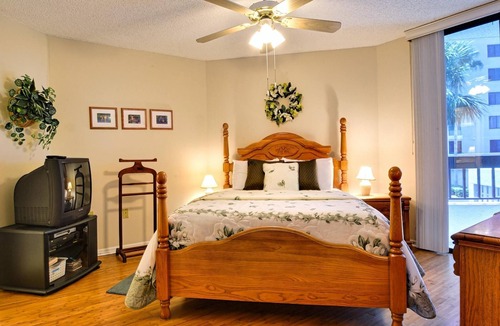 Island Estate Condo | Island Walk 212 '90 day min stay with 2 week lead time'