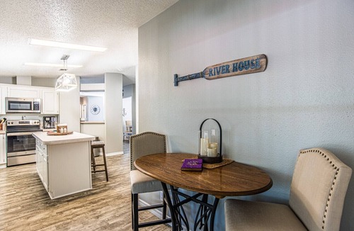 Crystal River House | IslandTime|OzelloCanalHome|PvtDock|Porch|Firepit|10ppl