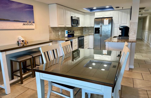 Redington Shores Condo | 🌟Jaw-dropping front-row sunset views from this rare 3-bedroom, 3-bath getaway!🌟
