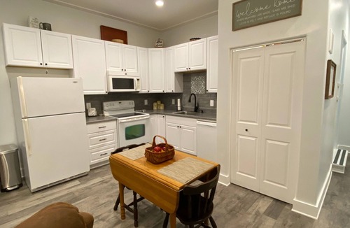 Easley House | Just 16 miles from Clemson & 12 miles from downtown Greenville.