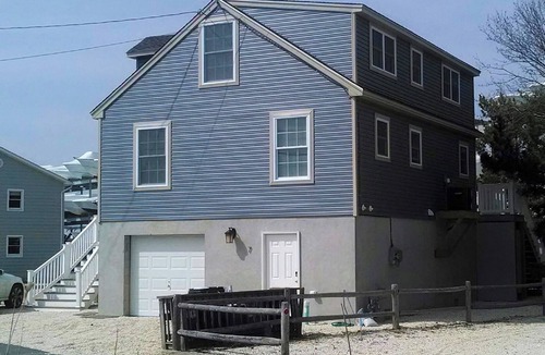 North Beach Haven House | Just 8 houses from the beach (one block)