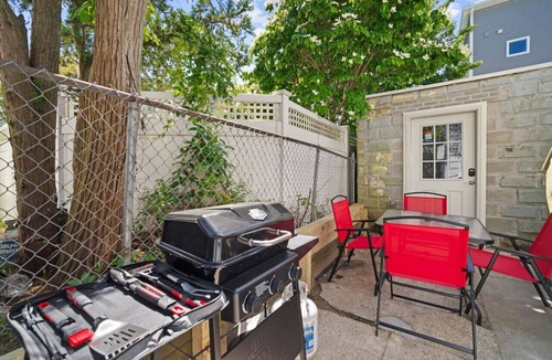 Margate City House | Just Renovated 2BR - 2.5 Blocks to Beach