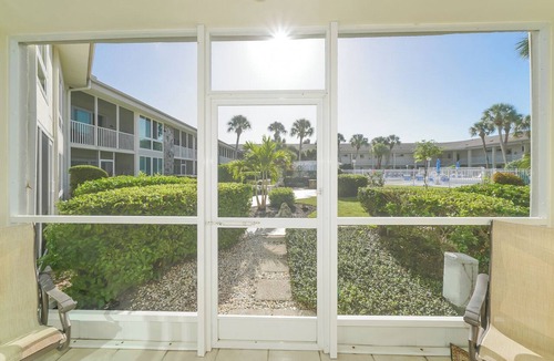 Saint Armands Key Condo | Kingston Arms 19A - Lido Beach!
