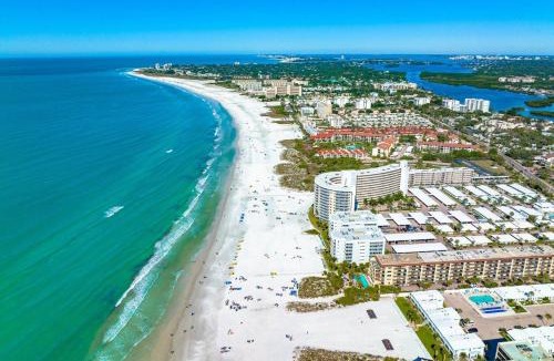 Saint Armands Key House | Kingston Arms 2nd Fl Walk to Beach & St. Armands Circle