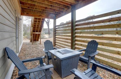 Sea Scape Apartment | Kitty Hawk Apartment w/Hot Tub - 1 Mi to Beach!