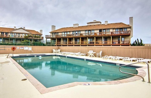 Kitty Hawk House | Kitty Hawk Townhome at Sea Dunes - Walk to Beach!