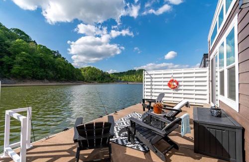 Nancy House | Knot Workin - Floating House on Lake Cumberland