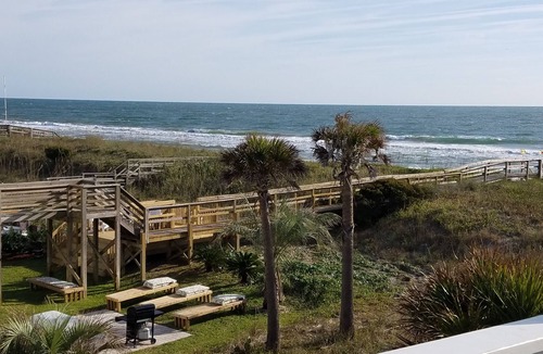 North Carolina Coast Condo | La Casita-Oceanfront Oasis with Great Views