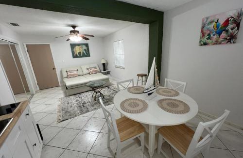 Tampa Apartment | La Casita of Raymond James Stadium