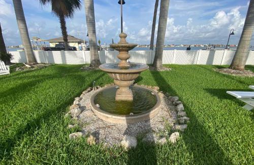 Pass-a-Grille Historic District Apartment | La Tortuga Historic Pass A Grille St Pete Beach 4