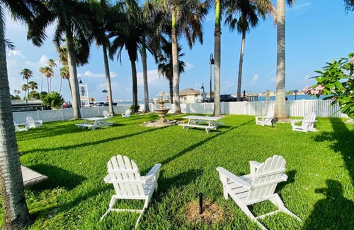Pass-a-Grille Historic District Apartment | La Tortuga Historic Pass A Grille St Pete Beach 4