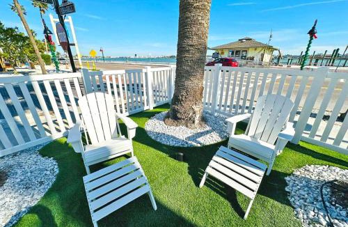 Pass-a-Grille Historic District Apartment | La Tortuga Historic Pass A Grille St Pete Beach 1