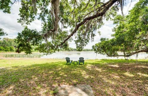 Inverness Apartment | Lake Access + Private Patio: Sunny Inverness Apt!