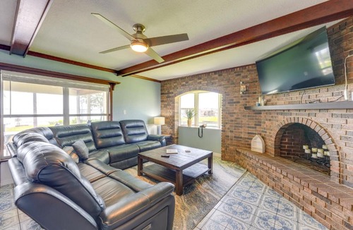 Tavares Apartment | Lake Dora Escape: Canal Access & Seaplane Sights!