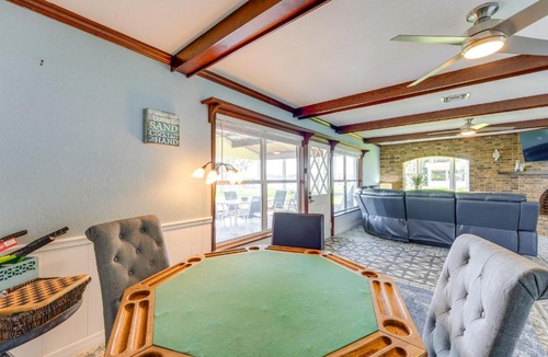 Tavares Apartment | Lake Dora Escape: Canal Access & Seaplane Sights!