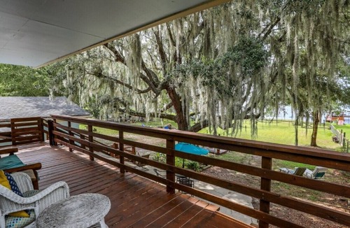 Florahome House | Lake Escape - Quiet, Recharging, Fun on George’s Lake