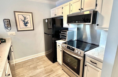 Cornelius Condo | Lake front 2Bedroom & 2bath condo Ground floor