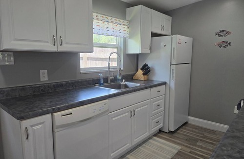 Elberton House | Lake Life is Better at Angler's Retreat at Lakes Russell and Strom Thurmond!