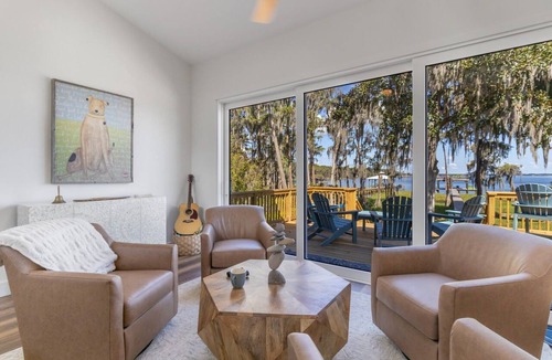 Melrose House | Lake Sante Fe Retreat