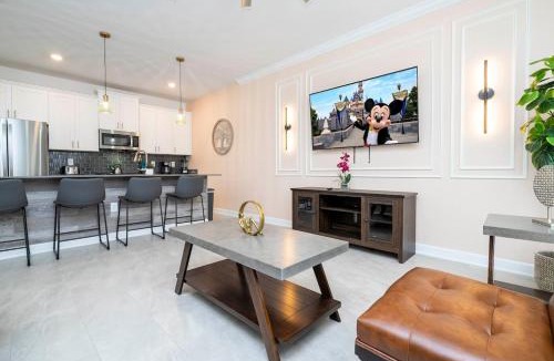 Kissimmee House | Lake view & Free Resort Access near Disney 4399