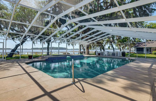 Hernando Cottage | Lake View, Pool Access! Pet-friendly Hernando Stay