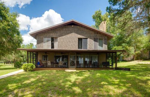 Hawthorne House | Lake Winnott Home w/Boat Ramp & Dock