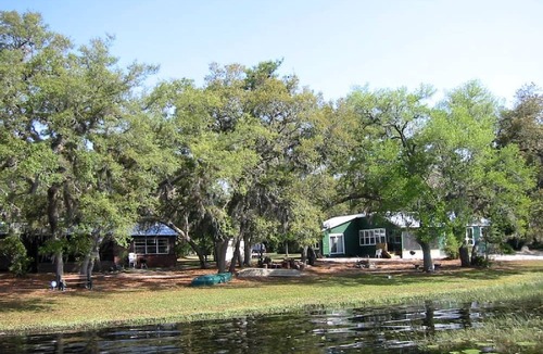 Edgar House | Lakefront Cottage with a Private Dock near Ocala National Forest in Orange Springs, Florida