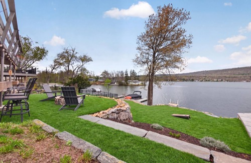 Hewitt House | Lakefront Couples Escape | Dock Kayaks Firepit