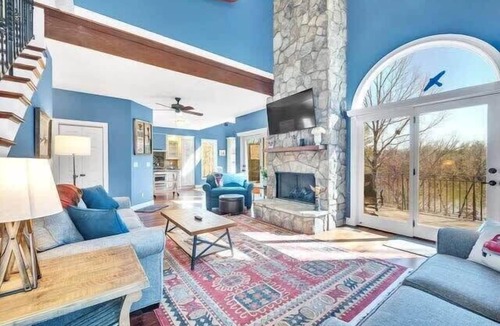 Mill Spring House | Lakefront~Dock~Hot tub~Firepit~Dog Friendly!