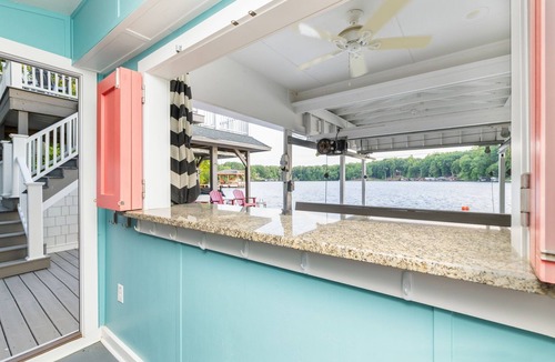 Bracey House | Lakefront, Dock, Slide, Tiki Bar, Kayaks, Fire pit, Pet Friendly