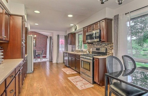 Newton House | Lakefront Family Retreat~Private Pool~Game Room