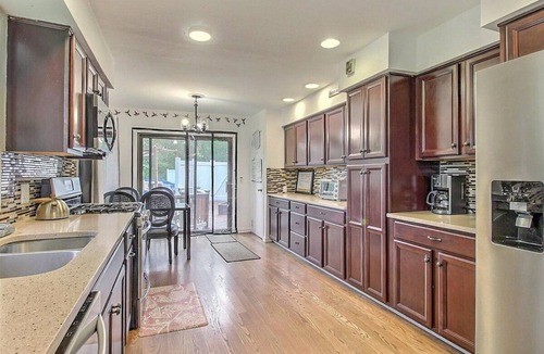 Newton House | Lakefront Family Retreat~Private Pool~Game Room
