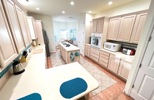 West Kissimmee House | Lakefront Getaway LG South Facing Pool Hot Tub Pool Table & BBQ - 2 miles Disney