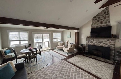 West Milford Cottage | Lakefront Getaway : Mountain & Lakes views