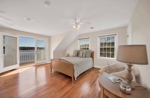 Hopatcong House | Lakefront Hopatcong w/dock kayaks fishing near NYC