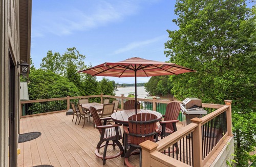 Seneca Cottage | Lakefront Keowee Home w/Dock, 14 Mi to Clemson