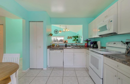 Sanford House | Lakefront Sanford Home w/Community Pool