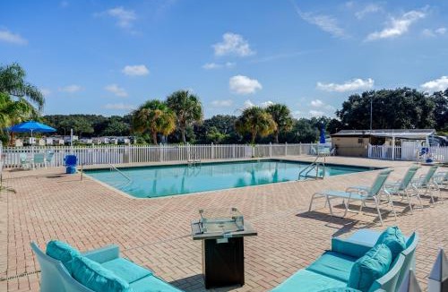 Lakeland House | Lakeland Cottage w/Pool Access + Screened Porch!