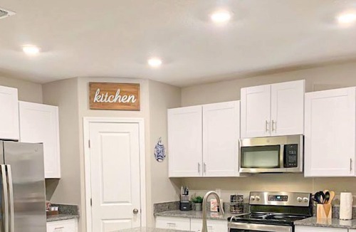 Fussels Corner House | Lakeland New 4BR Family / Corp Home