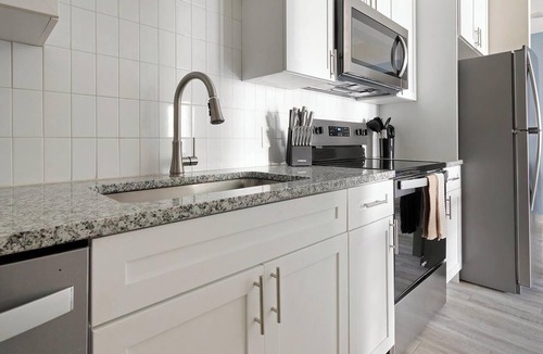 Daytona Beach Apartment | Landing | Amazing 1BD, Courtyard, Clubhouse