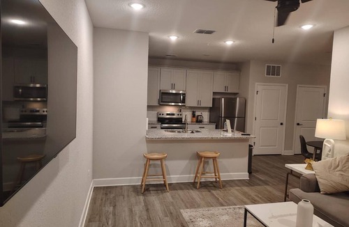 Newberry Apartment | Landing | Amazing 1BD, Gym, Pool