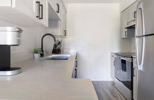 Fruitville Apartment | Landing | Amazing 1BD, Clubhouse, Gym
